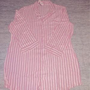 Victoria Secret Sleep Shirt •